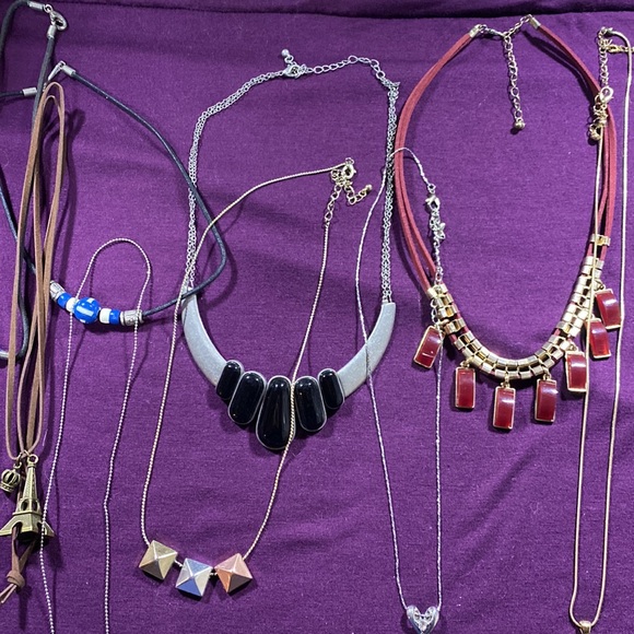 Set of 10 dainty necklaces - Picture 4 of 4
